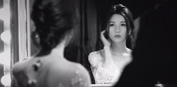 房产证夫妻两个人的名字变更成一个人